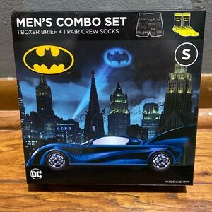 BRAND NEW MENS COMBO SET 1 BOXER 1 PAIR CREW SOCKS! NWT. NIB. SMOKE FREE HOME!